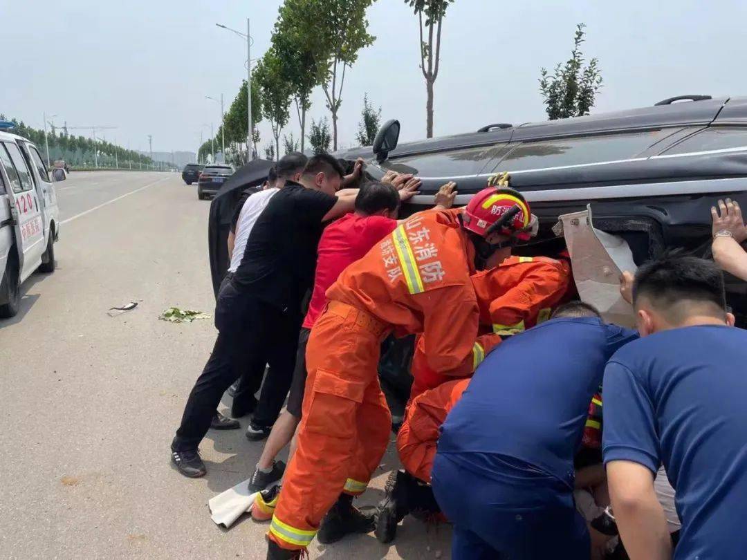 诸城车祸最新消息，温情瞬间在事故中显现